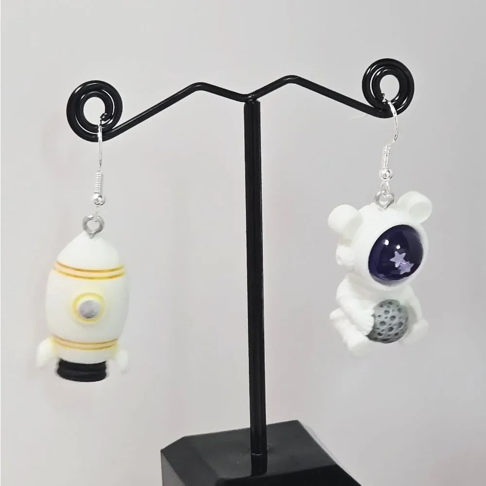 Asymmetric Astronaut & Rocket Earrings 🚀✨ Cute Y2K Space Dangles NASA Nerd Chic
